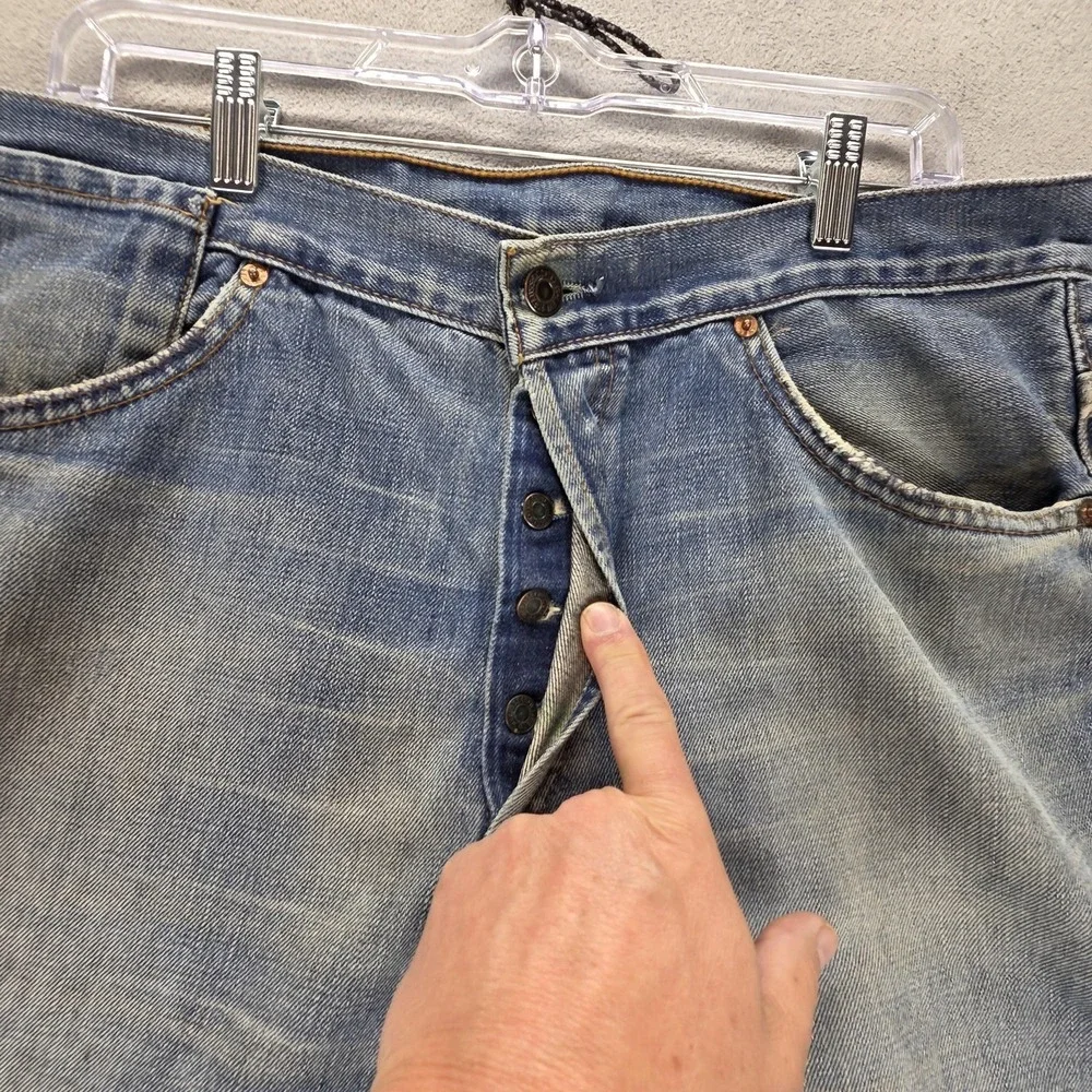 Levis 11864 important